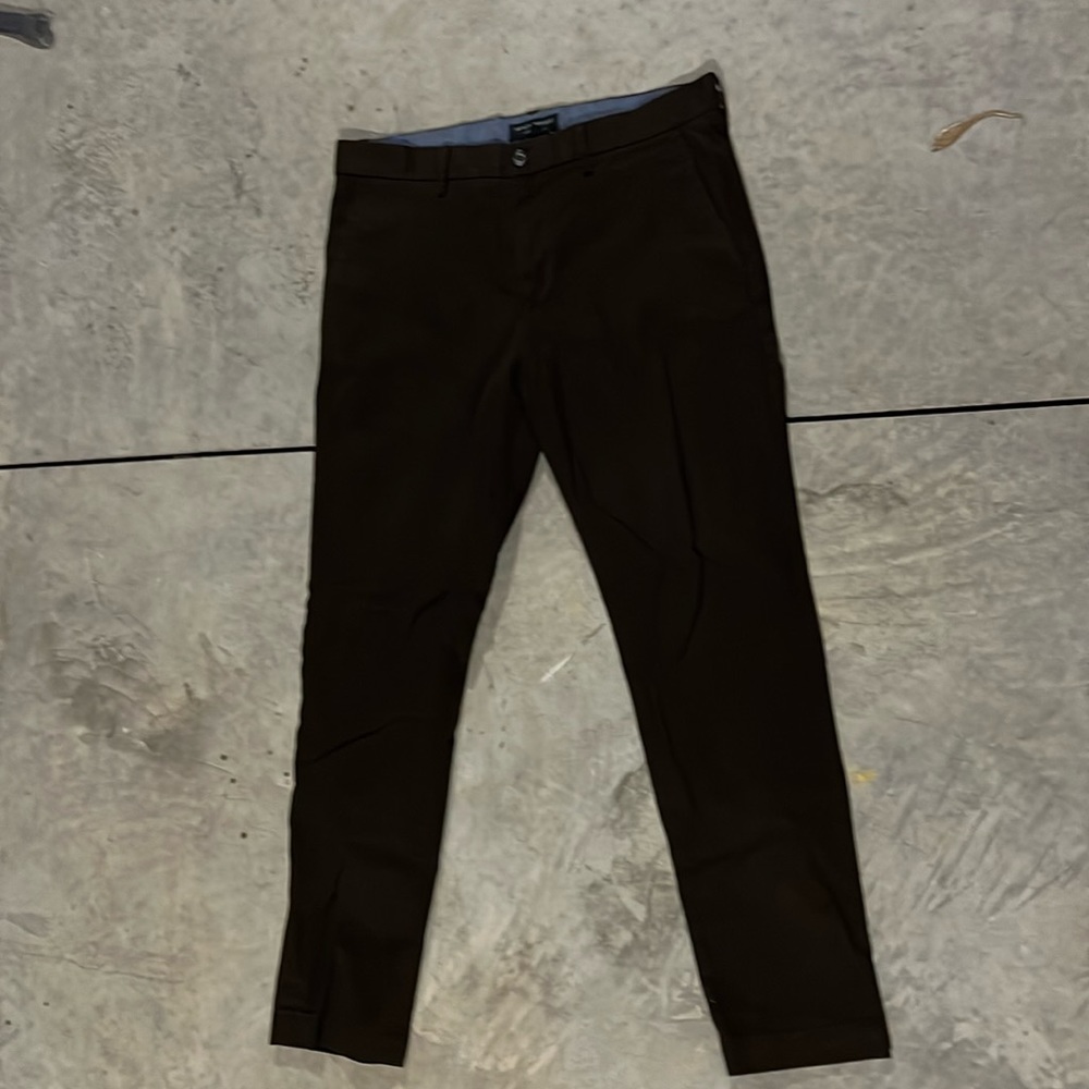 Banana Republic men’s chino. Dark brown. Slim. Size 33/32.